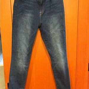 Frame Denim Le High skinny jeans in Colombia Road wash.